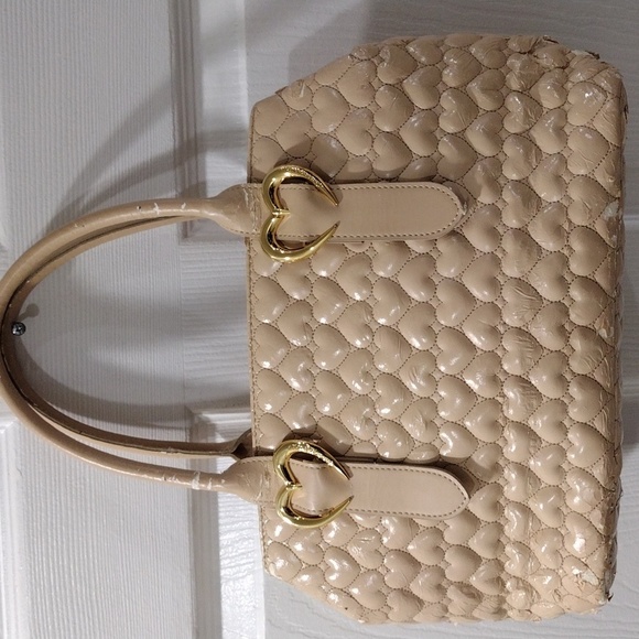 Samantha Vega Handbag Purse Quilted Hearts, Women's Fashion Bag, 13.5 x13.5x5.5" - Picture 5 of 12